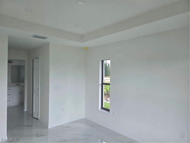 Building Photo - 2707 30th St SW