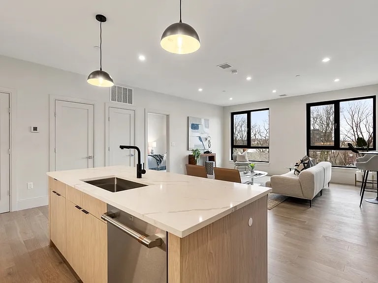 Building Photo - 85 Myrtle St