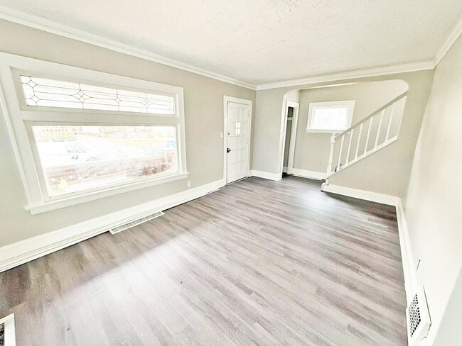 Building Photo - 3 BED 1 BATH BEAUTIFUL SINGLE HOME!