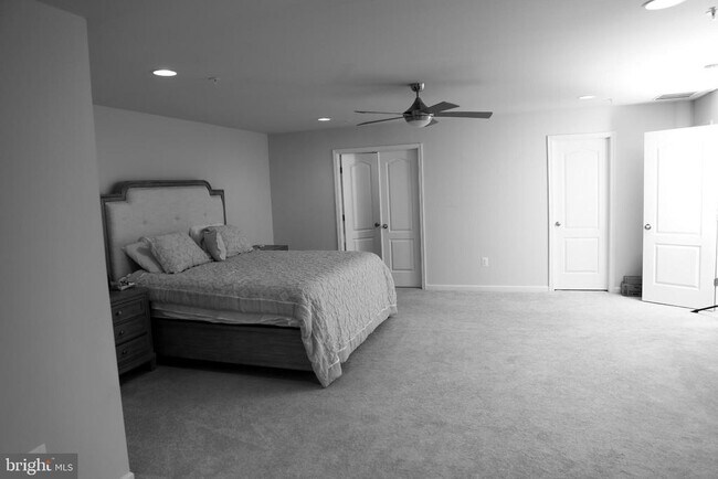 Building Photo - 11801 Asbury Dr