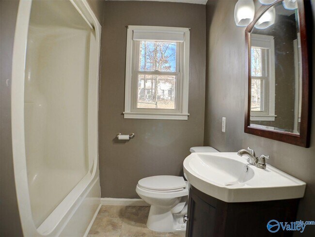 Building Photo - 118 Wingfield Dr