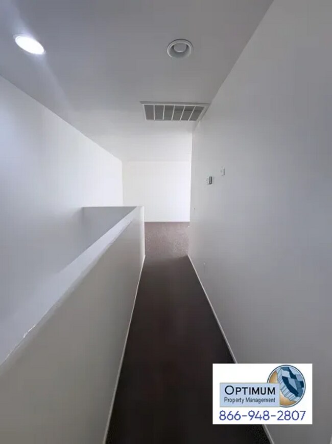 Building Photo - Beautiful 4 Bedroom, 3 Bathroom Two-Story Home with Loft & Spacious Backyard