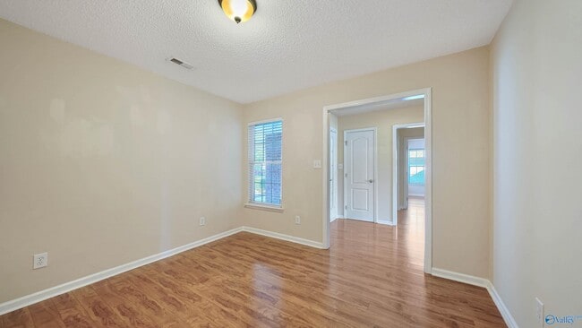Building Photo - 113 NW Imogene Way