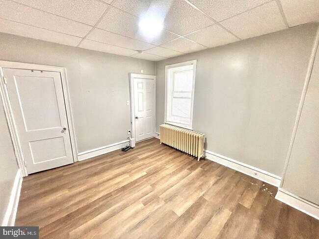 Building Photo - 223 S 49th St