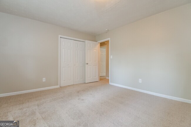 Building Photo - 356 Montgomery Pl