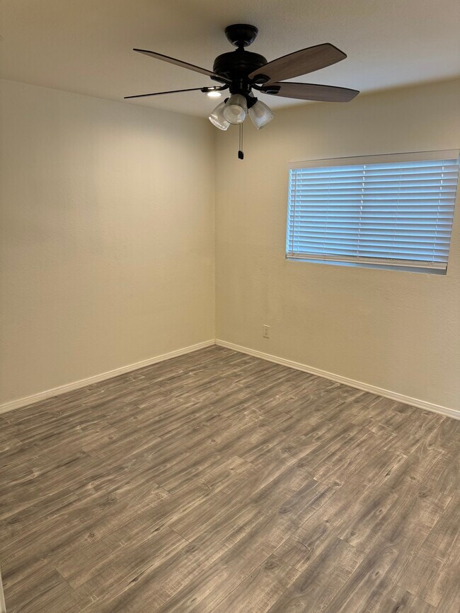Building Photo - 525 Calle Montecito