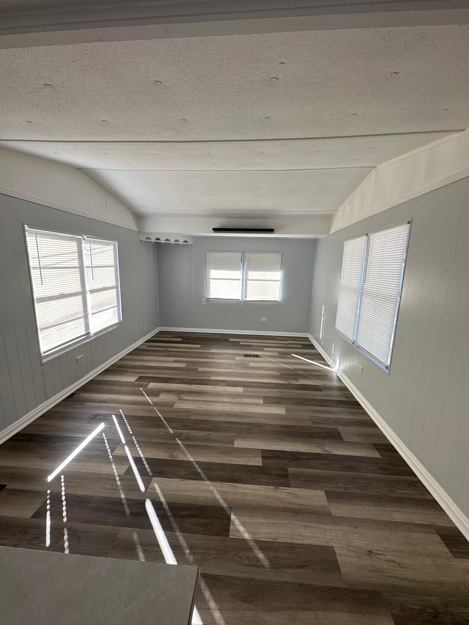 Building Photo - 7663 Bentwillow Dr