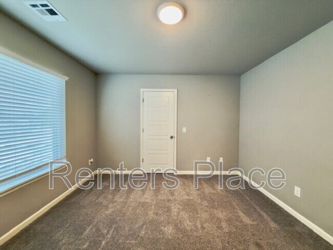 Building Photo - 13936 S Ironwood Pl