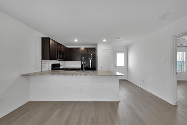 Building Photo - 3795 Solanum Dr