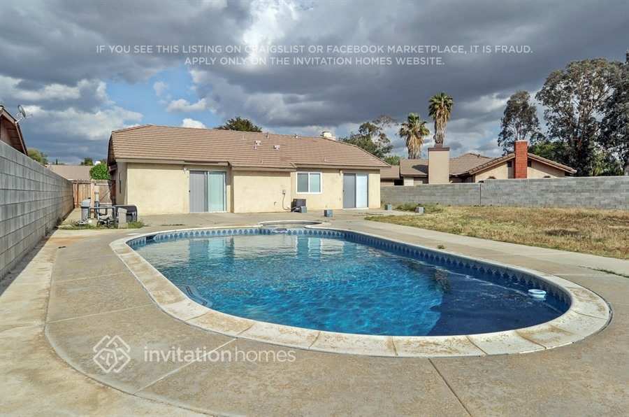 Building Photo - 24051 Roseleaf Pl