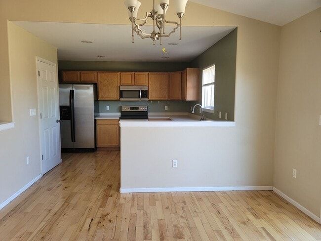 Building Photo - 5912 Kennedy Dr