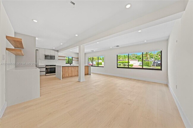 Building Photo - 11300 SW 43rd St
