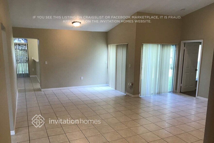 Building Photo - 211 NW 187th Ave