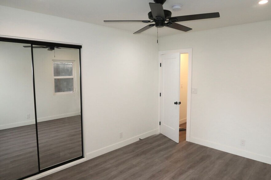 Building Photo - 5553 Fulcher, 2