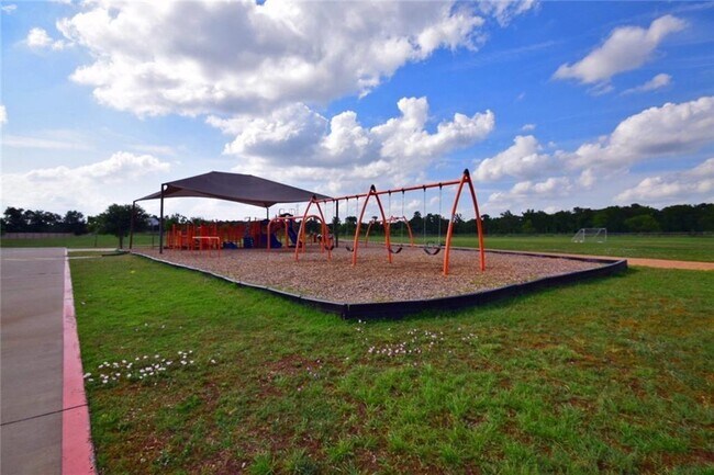 Building Photo - 5825 Shanjia Dr