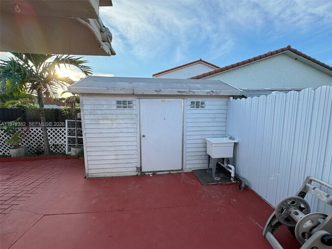 Building Photo - 842 SW 89th Ave