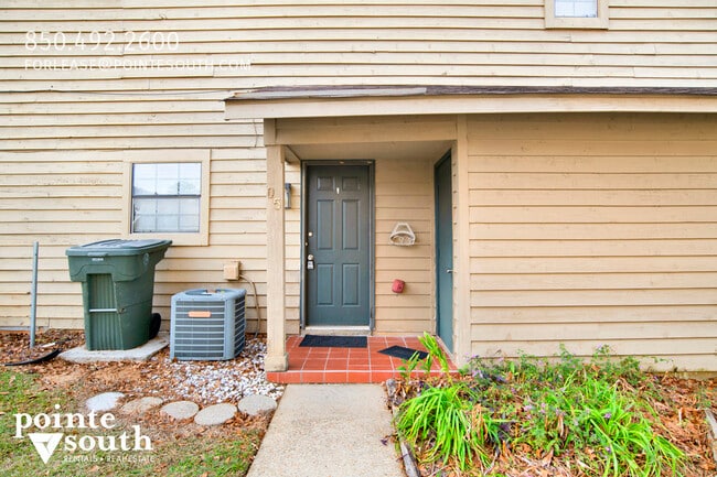 Building Photo - 200 Parma Dr