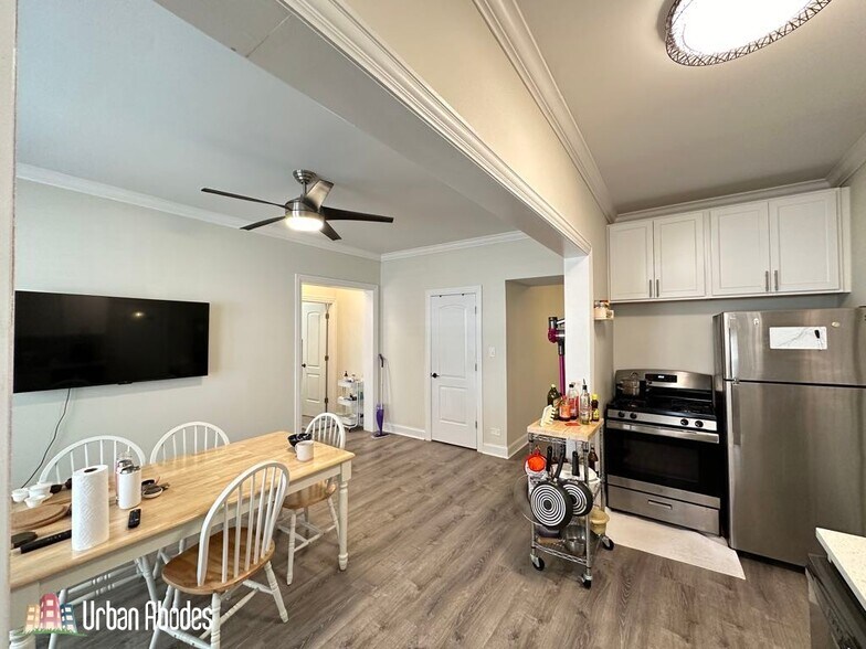 Building Photo - 321 Kedzie St