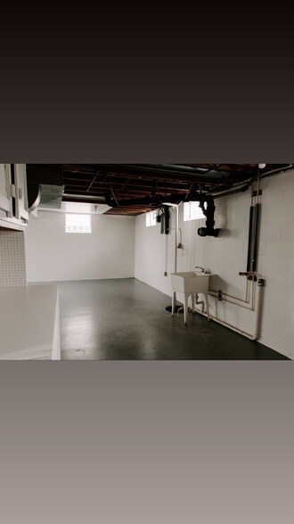 Building Photo - 50481 Saint Joseph St