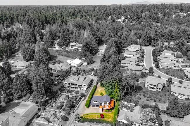 Building Photo - 1123 Puget Dr E