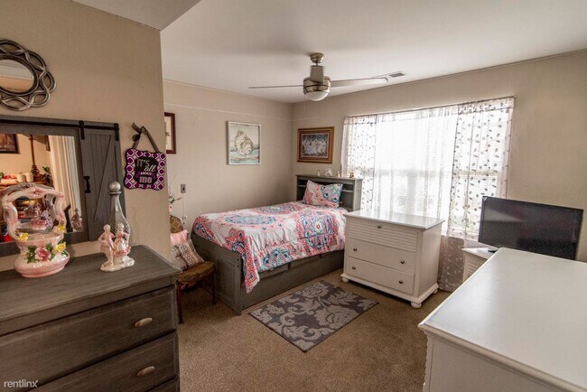 Building Photo - 3 br, 2 bath Townhome - Butler Crossing II