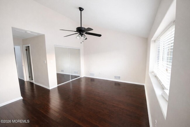 Building Photo - 213 Marina Dr