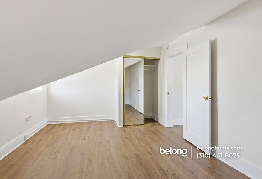 Building Photo - 1474 W Vernon Ave