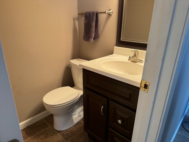 Building Photo - 814 Eastland Dr