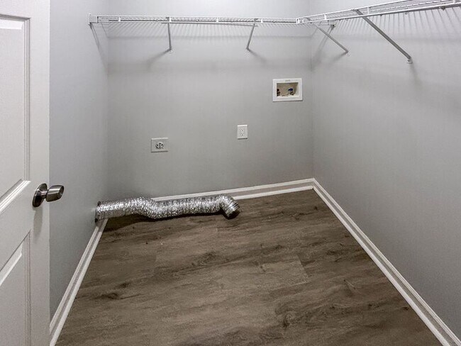 Building Photo - 242 Bridgeport Ln