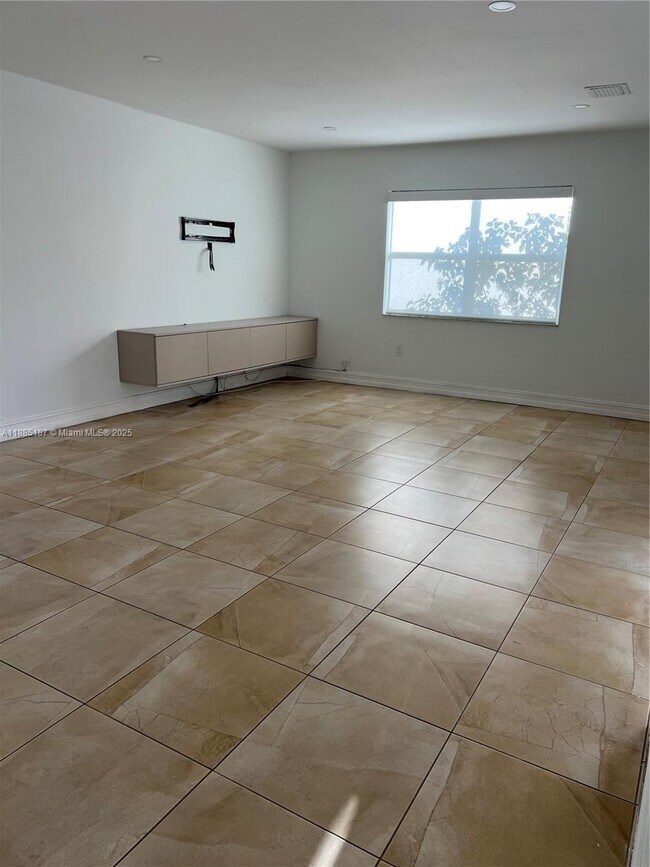 Building Photo - 11481 SW 145th Ave