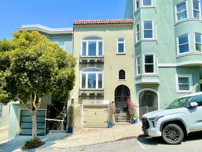 Building Photo - 540-542-542 Vallejo St.