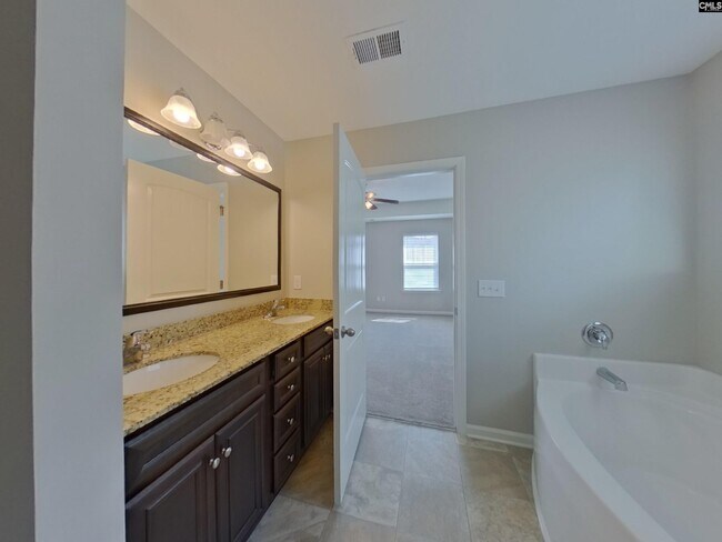 Building Photo - 231 Coppice Ln