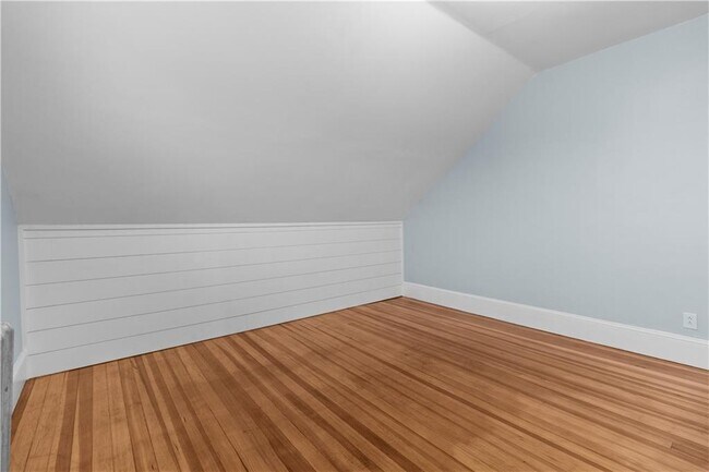 Building Photo - 334 Jastram St