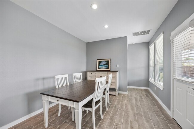Building Photo - 33002 Carolyns Perfection Lp