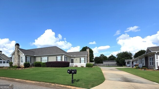 Building Photo - 412 Nandina Ct