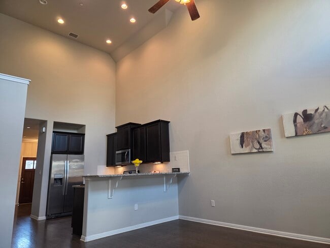 Building Photo - 2304 S Lakeline Blvd