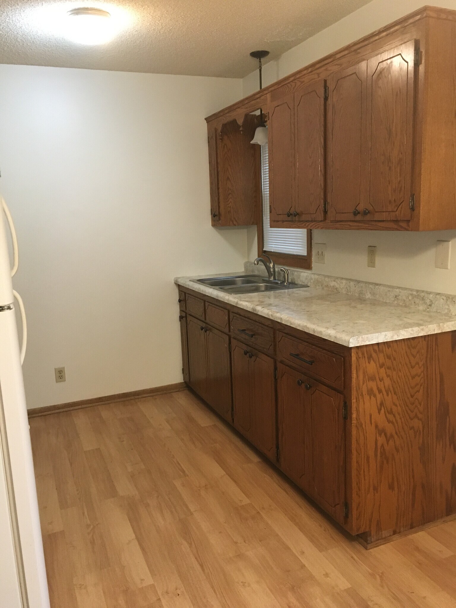 Kitchen - 322 3rd Ave SE