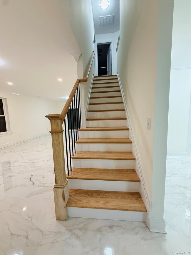 Building Photo - 134 Cedar Ln