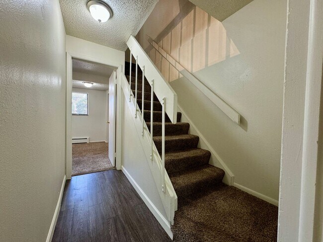Building Photo - Spacious Boulder Condo – Available on August 1