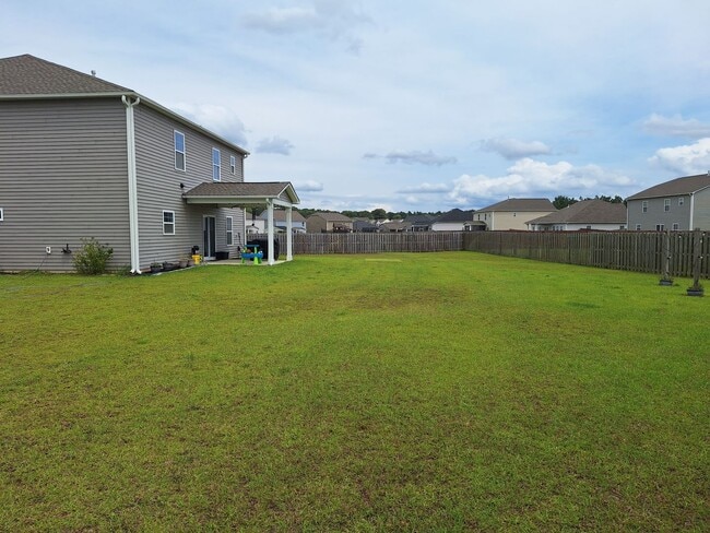 Building Photo - Magnificent Five Bedroom Home in Elgin SC!