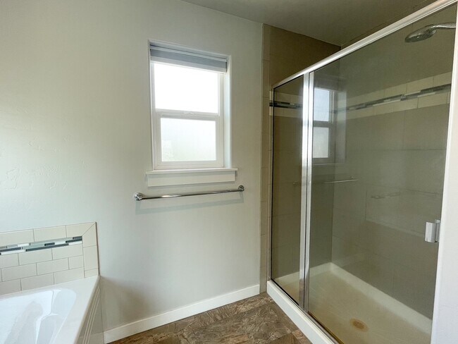 Building Photo - 11473 Baserri Dr