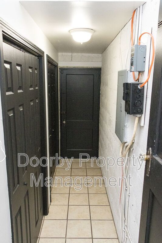 Building Photo - 219 Sequoia Dr