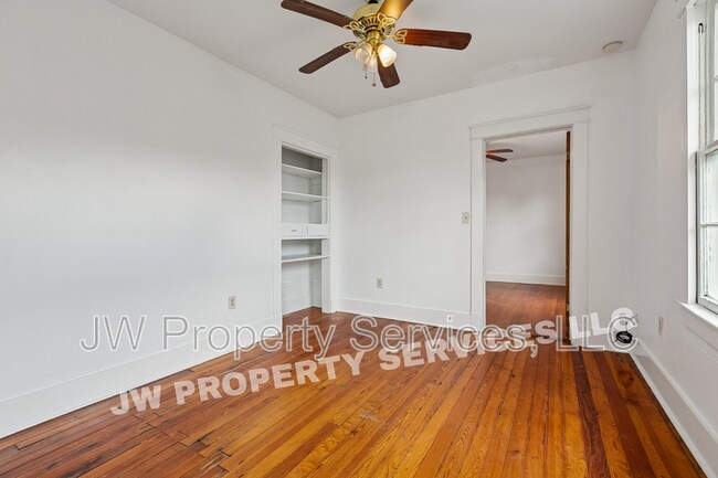 Building Photo - 320 N Olympia St