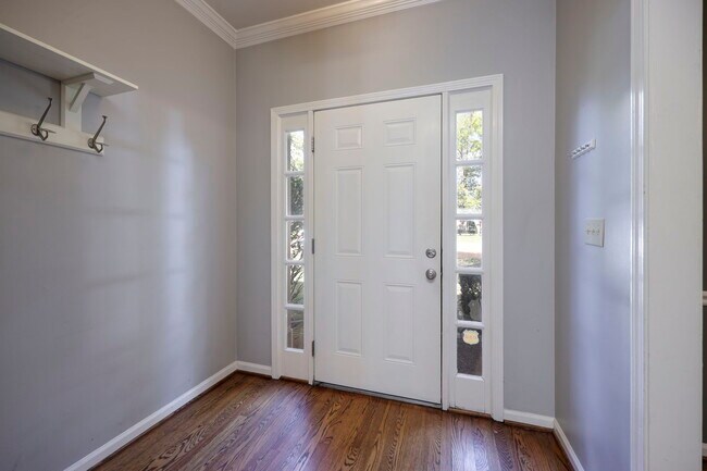 Building Photo - 1135 Clifton Ln