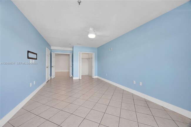 Building Photo - 2734 Bird Ave
