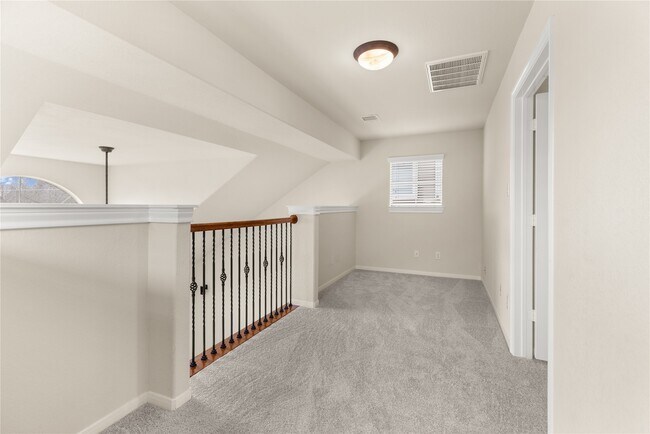 Building Photo - 3334 Clearview Villa Way