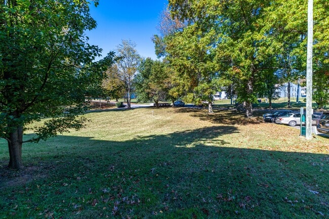 Building Photo - 407 Canberra Dr