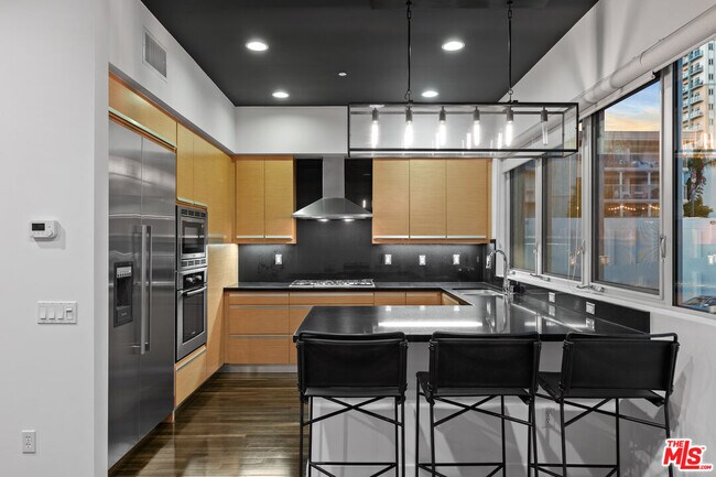 Building Photo - 310 Washington Blvd