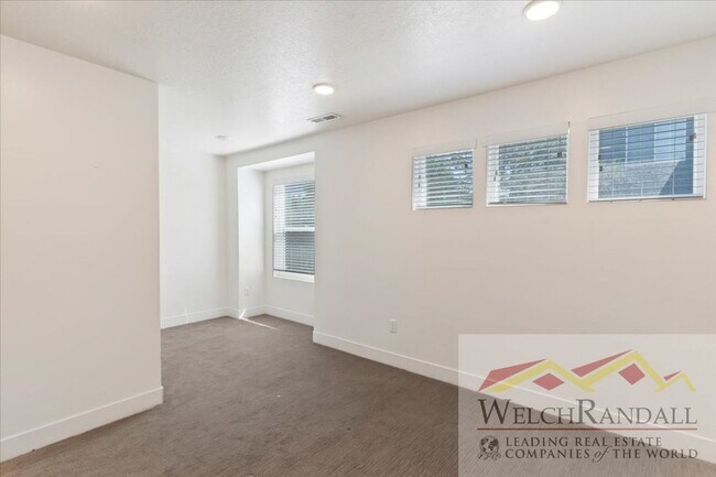 Building Photo - Shady Brook Townhomes