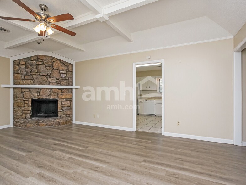 Building Photo - 3831 Innsbrook Dr